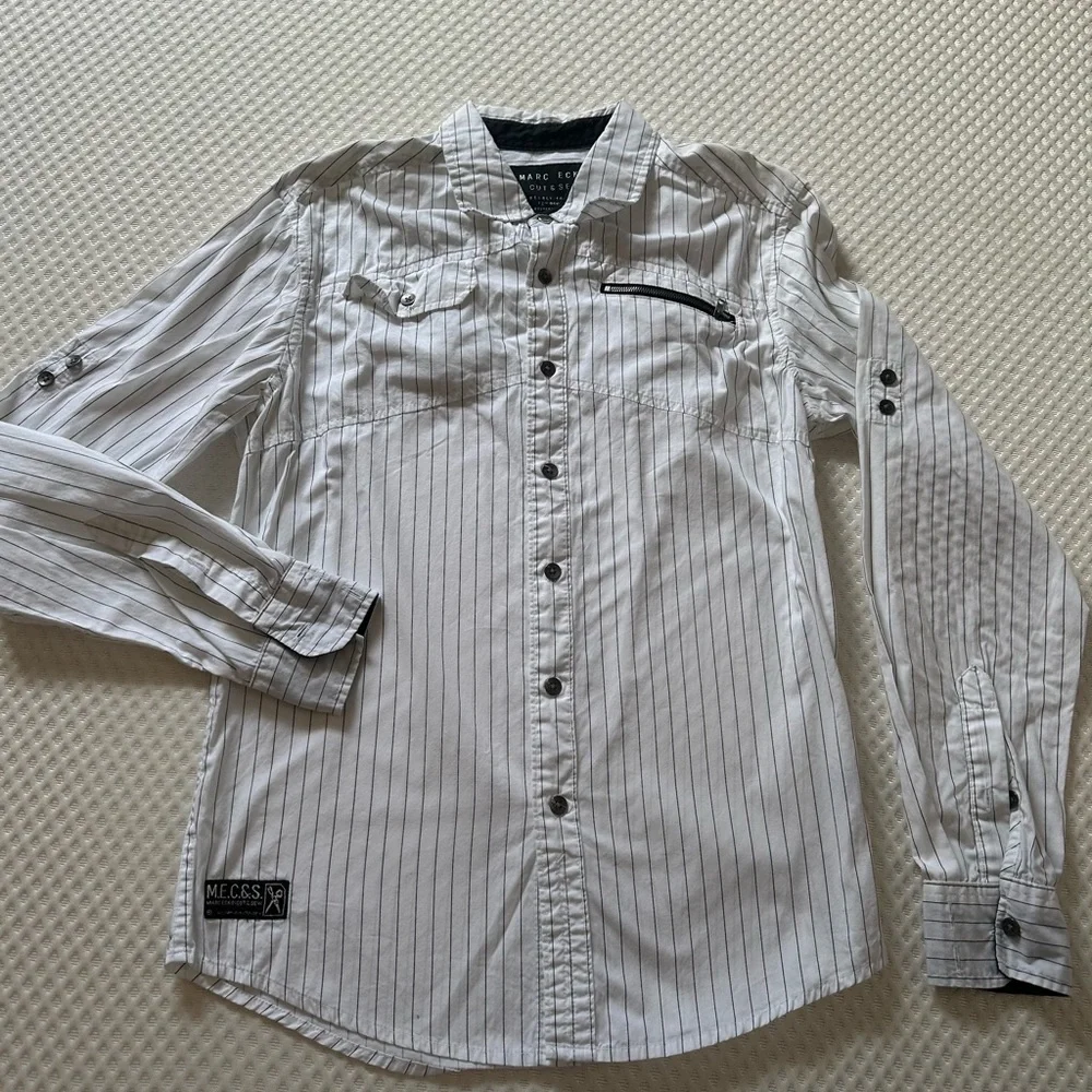 Men’s button-down size small - Picture 2 of 4